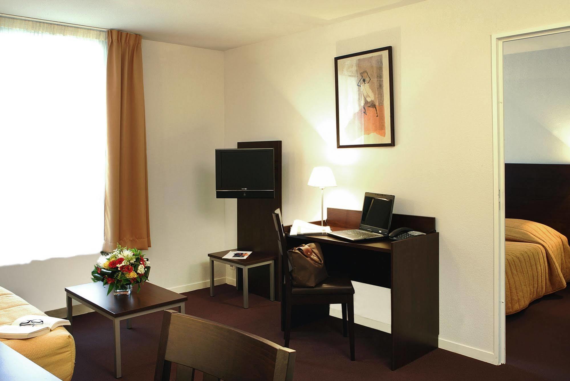Aparthotel Adagio Access Paris Saint-Denis Pleyel Стая снимка
